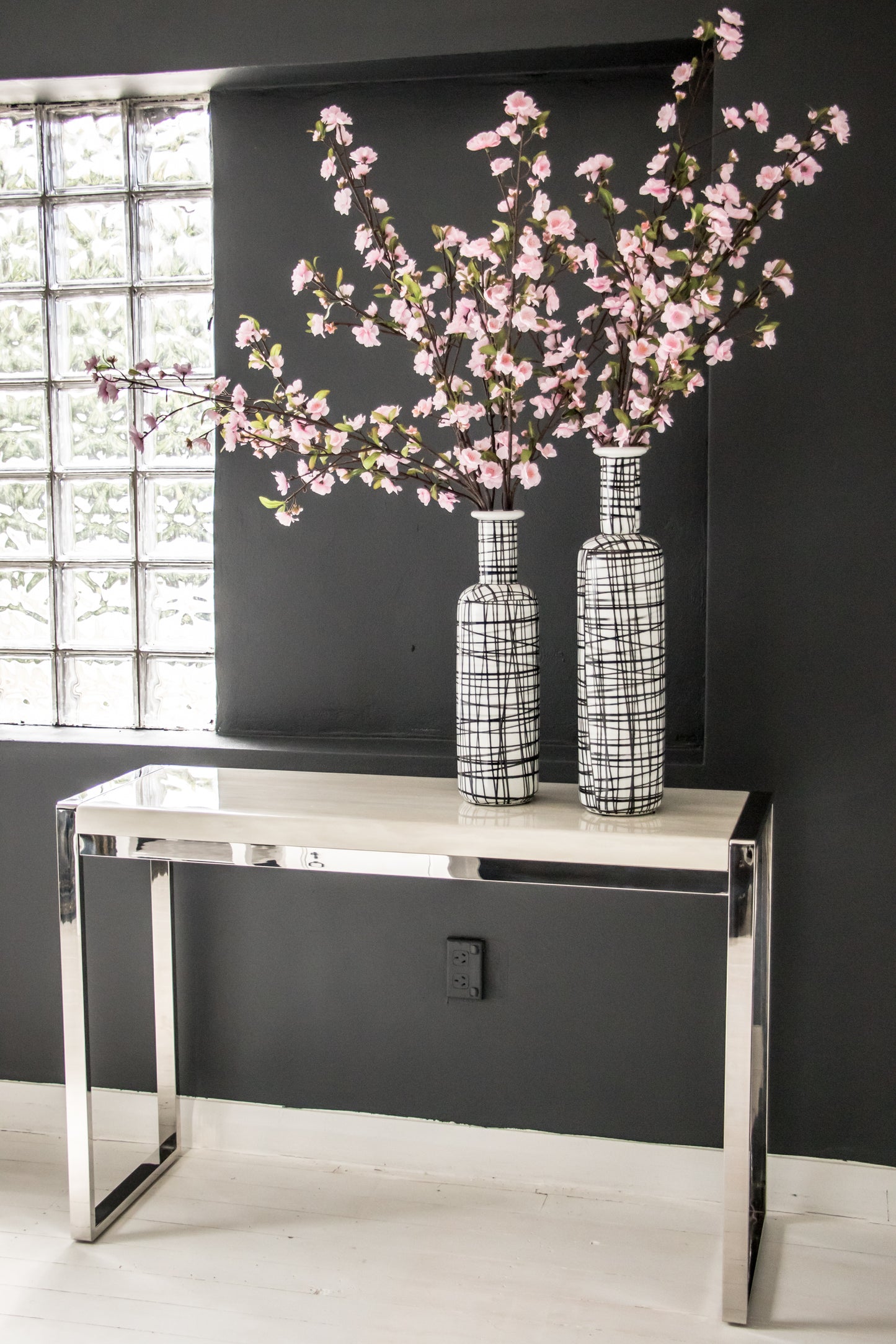 X-Xtra Tall Hand painted Vase, Graphic black & white pattern